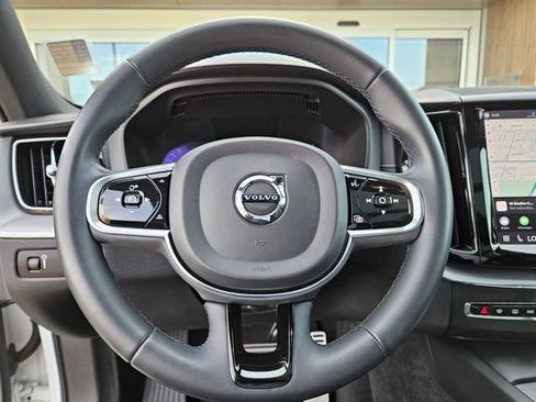 Used 2022 Volvo XC60 B5 R-Design w/ Protection Package Premier AWD/4WD image 21