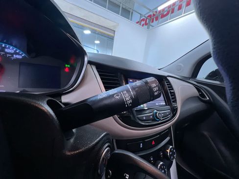 Used 2020 Chevrolet Trax LS FWD image 19