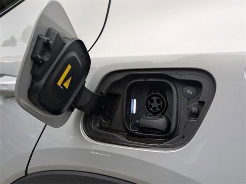 Certified 2023 Volvo XC40 Recharge Ultimate image 30