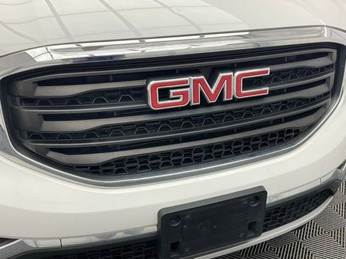 Used 2018 GMC Acadia SLE image 4