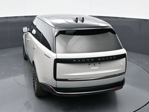 Used 2025 Land Rover Range Rover SV AWD/4WD image 39