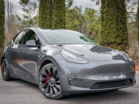 Used 2023 Tesla Model Y Performance image 5