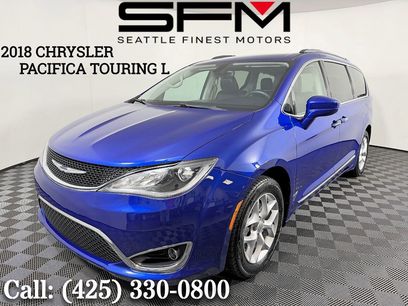 Used 2018 Chrysler Pacifica Touring-L w/ Tire & Wheel Group