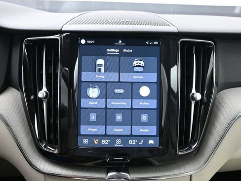 Used 2024 Volvo XC60 B5 Plus w/ Protection Package Premier image 15