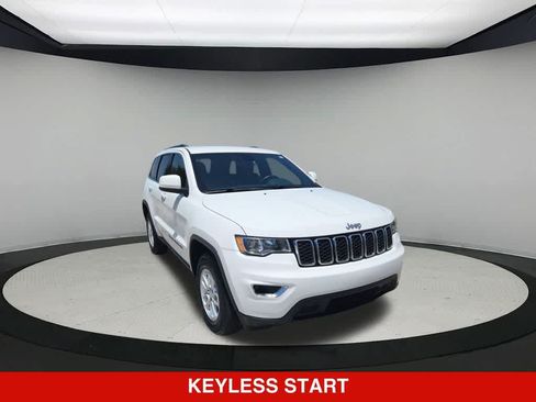 Used 2018 Jeep Grand Cherokee Laredo AWD/4WD image 8