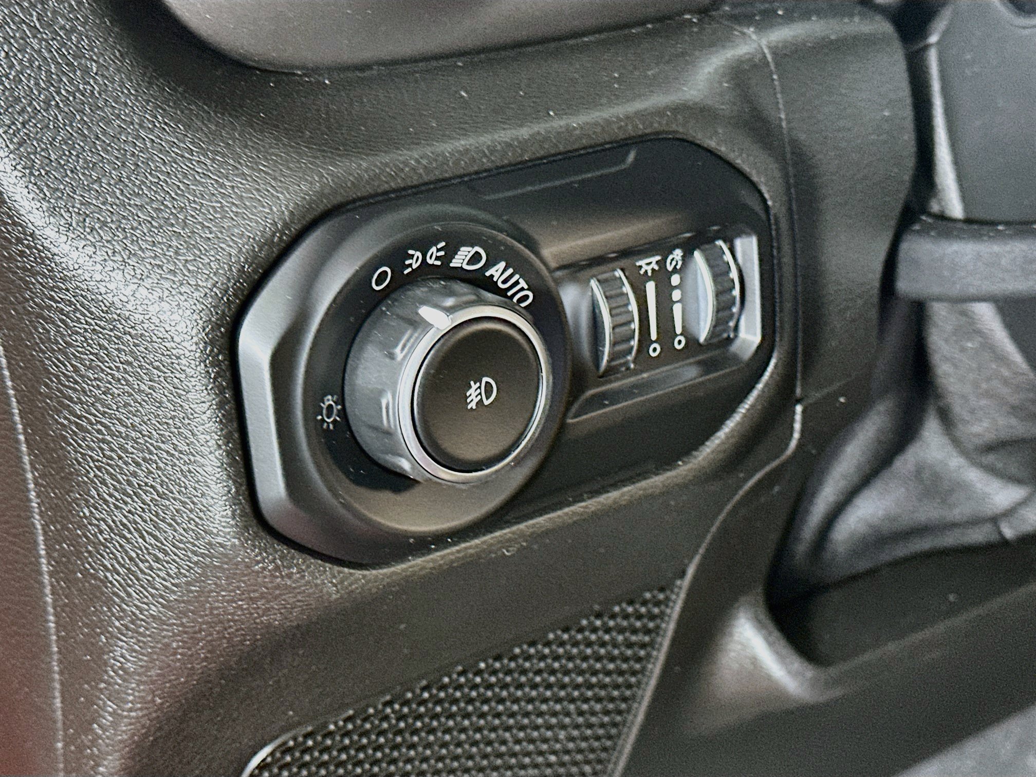 Used 2018 Jeep Wrangler Unlimited Sport S AWD/4WD image 16
