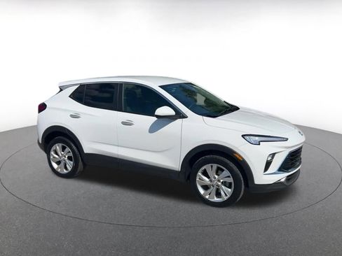 Used 2025 Buick Encore GX Preferred AWD/4WD image 2