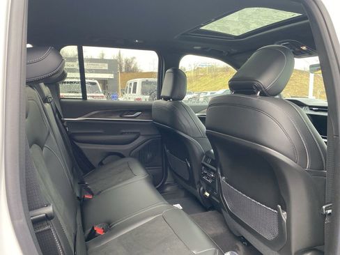 New 2026 Jeep Grand Cherokee Altitude AWD/4WD image 13