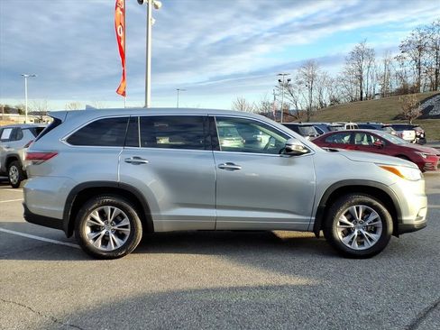 Used 2014 Toyota Highlander Plus image 3