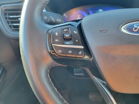 Used 2022 Ford Escape Titanium w/ Class II Trailer Tow Package image 25