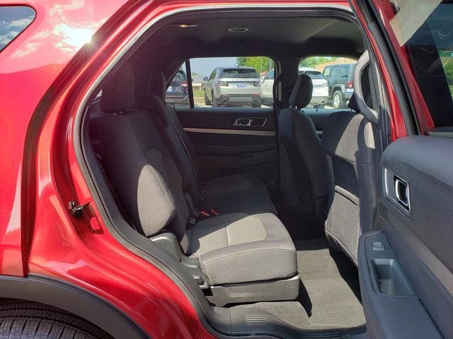 Used 2019 Ford Explorer XLT AWD/4WD image 17