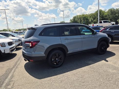 Used 2022 Honda Pilot TrailSport image 4