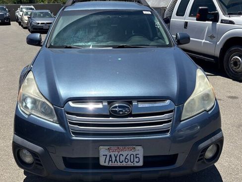 Used 2013 Subaru Outback 2.5i Premium w/ All-Weather Pkg AWD/4WD image 2