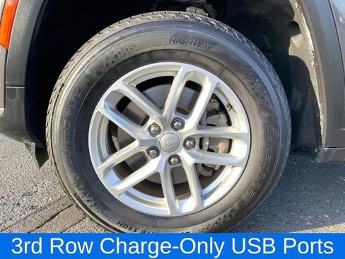 Used 2023 Jeep Grand Cherokee L Laredo w/ Luxury Tech Group I image 15