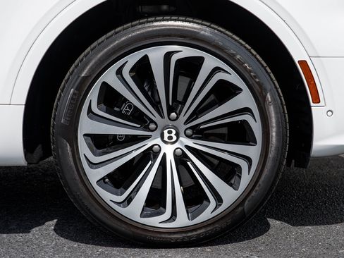 Certified 2023 Bentley Bentayga Extended Wheelbase AWD/4WD image 14