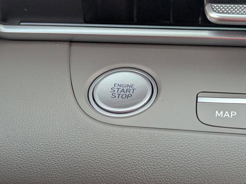 Used 2024 Hyundai Elantra SEL image 33