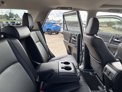 Used 2024 Toyota 4Runner TRD Off-Road Premium image 34