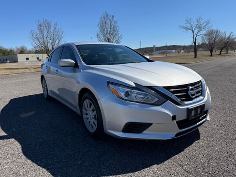 Used 2018 Nissan Altima 2.5 S w/ S Convenience Package image 7