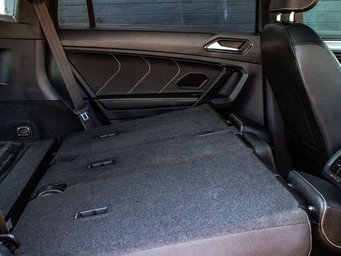 Used 2022 Volkswagen Tiguan SE R-Line image 37