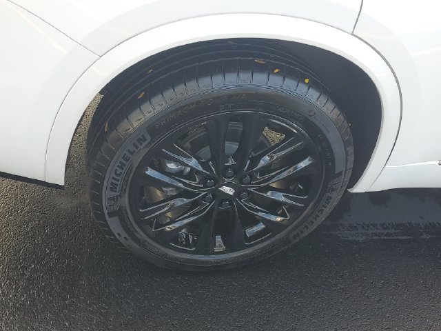 Used 2025 Cadillac XT6 Luxury w/ LPO, Floor Liner Package AWD/4WD image 6