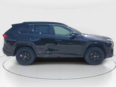 Used 2024 Toyota RAV4 SE AWD/4WD image 2