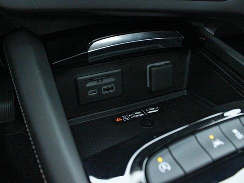 Used 2023 Buick Envision Avenir image 20