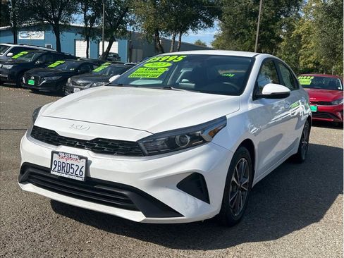 Used 2022 Kia Forte LXS w/ LXS Technology Package image 3