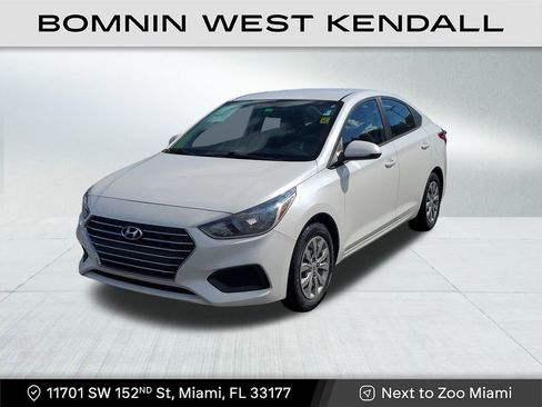 Used 2022 Hyundai Accent SE image 3