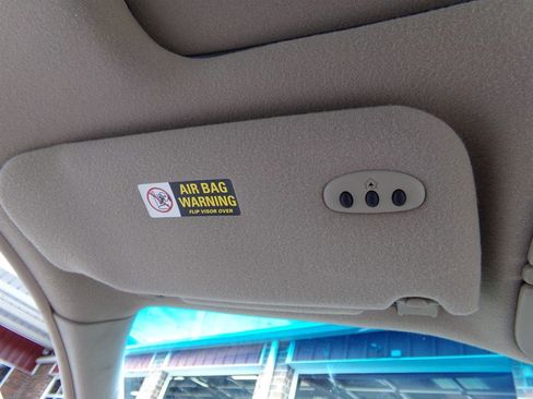 Used 2001 Lincoln Continental image 63