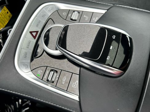 Used 2019 Mercedes-Benz S 560 4MATIC Sedan image 15