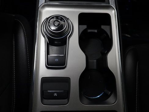 Used 2022 Ford Edge ST image 11