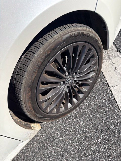 Used 2016 Toyota Avalon Touring FWD image 9