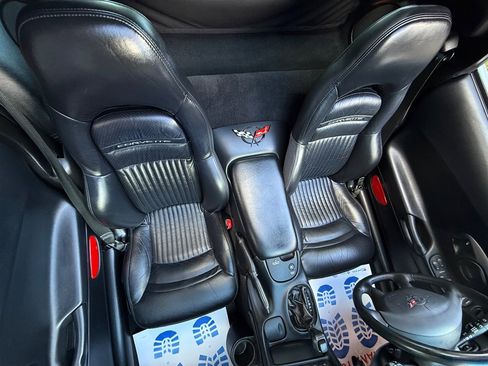 Used 2004 Chevrolet Corvette Coupe w/ Preferred Equipment Group image 63