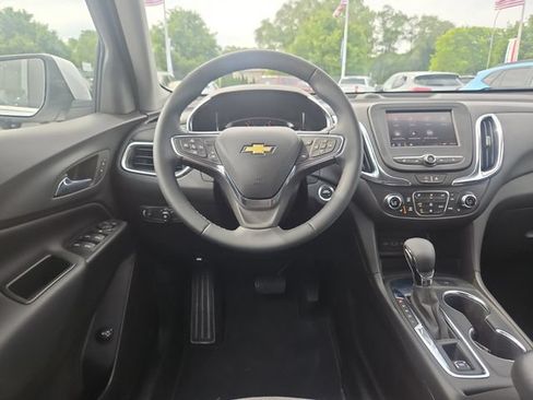 Used 2024 Chevrolet Equinox LT FWD image 13
