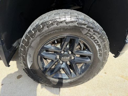 Used 2019 Chevrolet Silverado 1500 Custom Trail Boss w/ Custom Convenience Package AWD/4WD image 70
