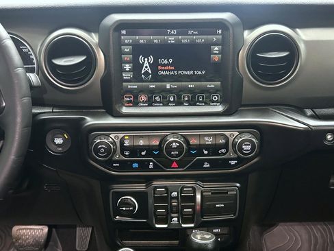 Used 2023 Jeep Wrangler Unlimited w/ Cold Weather Group image 13