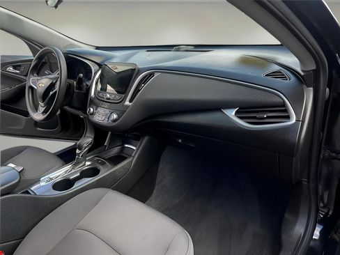 Used 2022 Chevrolet Malibu LT image 24
