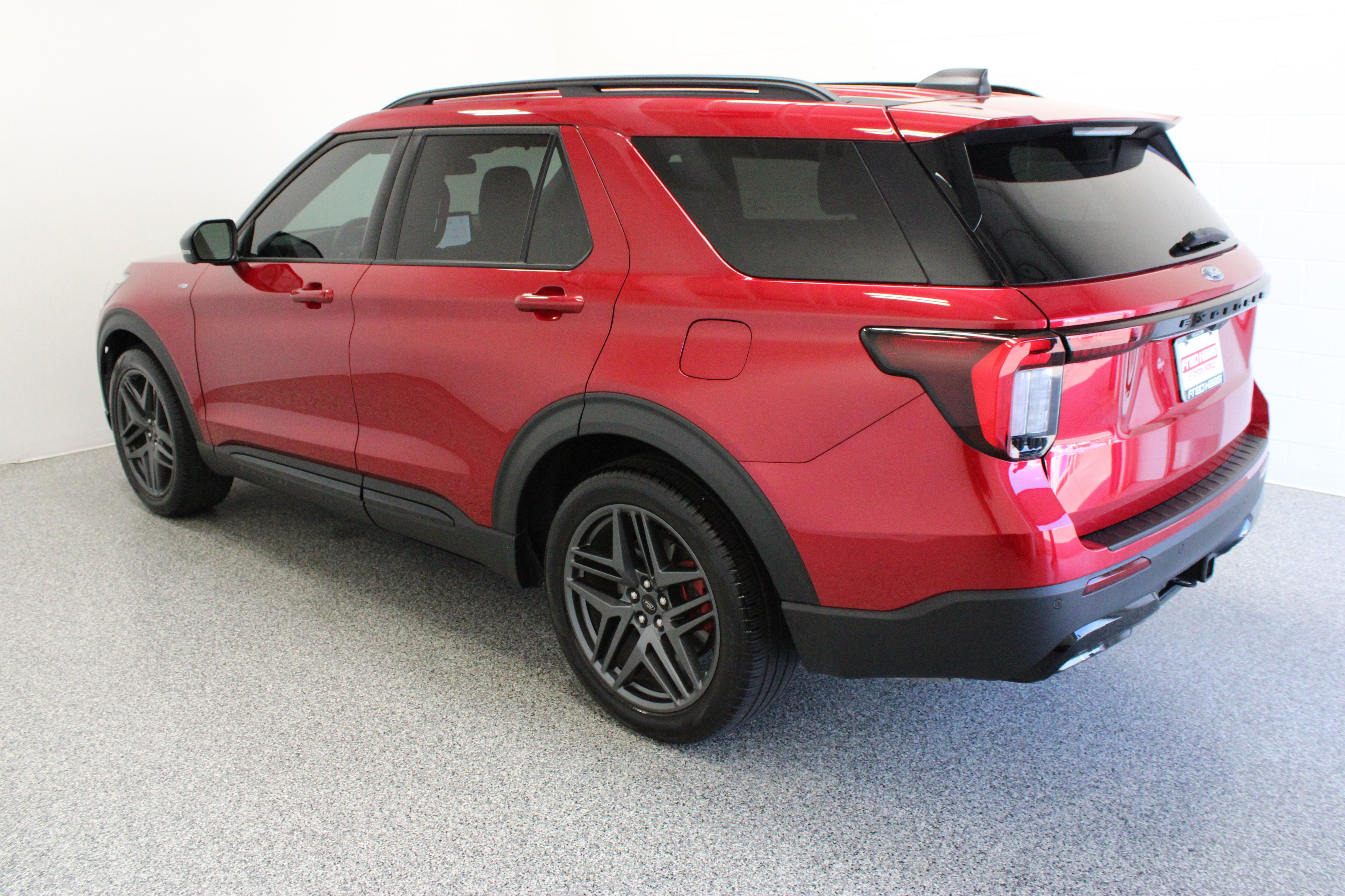 Used 2025 Ford Explorer ST-Line w/ Premium Package RWD image 9