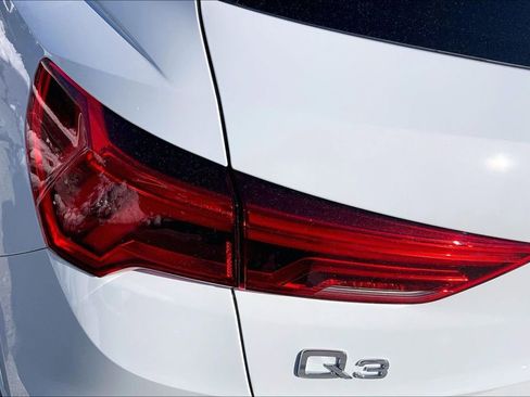 Used 2023 Audi Q3 2.0T Premium Plus w/ Premium Plus Package image 27