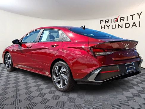 Certified 2025 Hyundai Elantra Sport FWD image 6