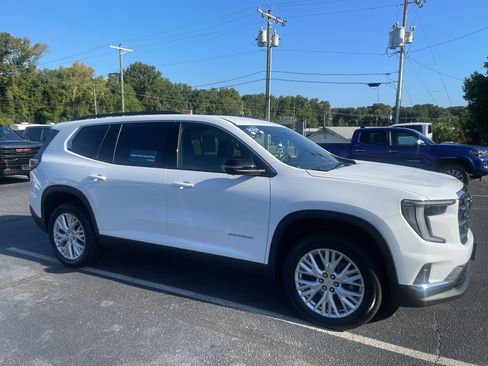 Certified 2024 GMC Acadia Elevation AWD/4WD image 2