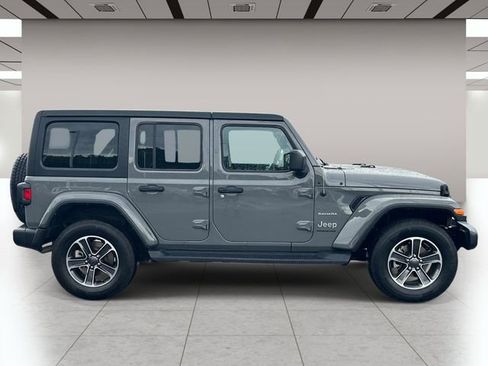 Used 2023 Jeep Wrangler Unlimited Sahara AWD/4WD image 2