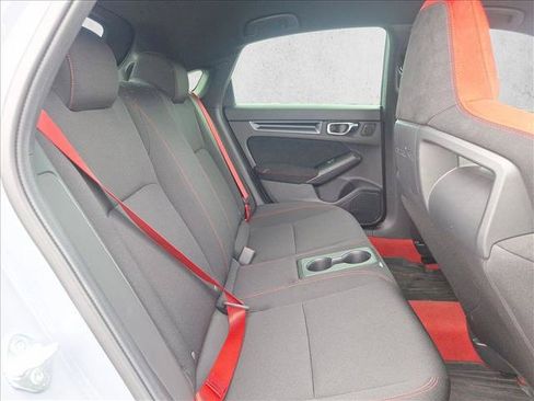 Used 2023 Honda Civic Type R image 9