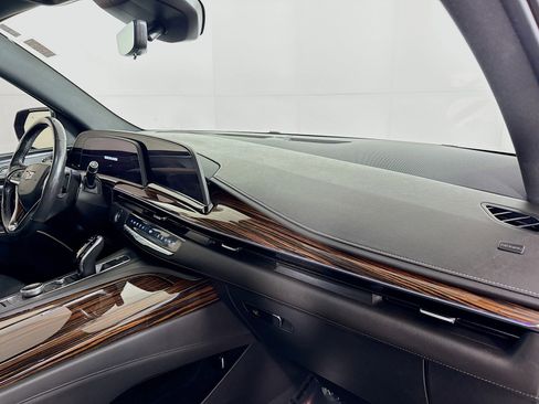 Used 2021 Cadillac Escalade Premium Luxury image 30