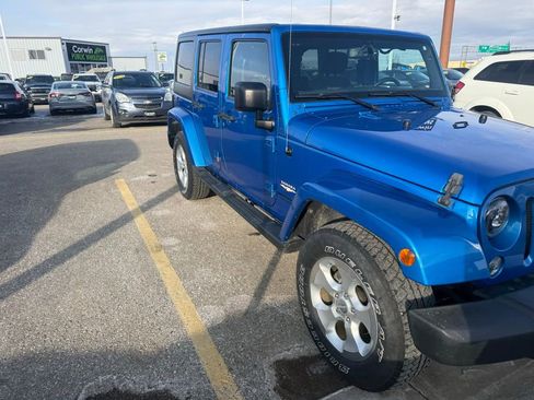 Used 2015 Jeep Wrangler Unlimited Sahara w/ Connectivity Group image 3
