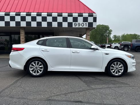Used 2018 Kia Optima EX w/ Premium Package FWD image 8