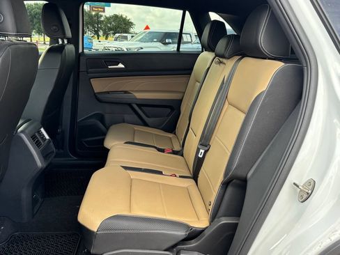 Used 2023 Volkswagen Atlas Cross Sport SE FWD image 8