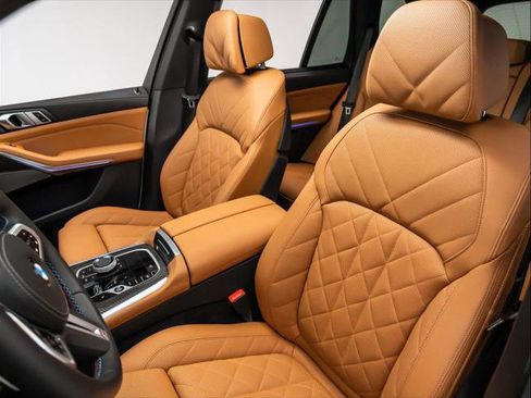 Used 2025 BMW X5 M60i w/ Executive Package image 18