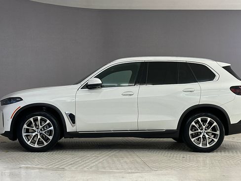 Used 2025 BMW X5 sDrive40i image 2