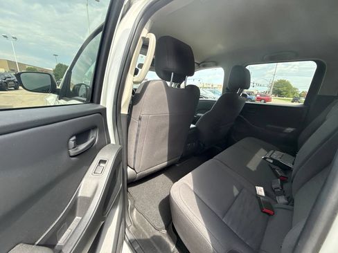 Used 2024 Nissan Frontier S w/ Technology Package RWD image 19